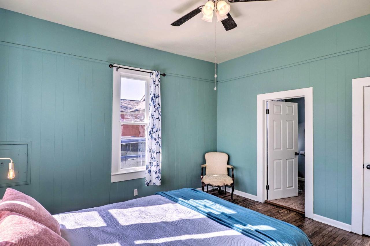Lake Charles Cottage With Fireplace And Yard! ภายนอก รูปภาพ