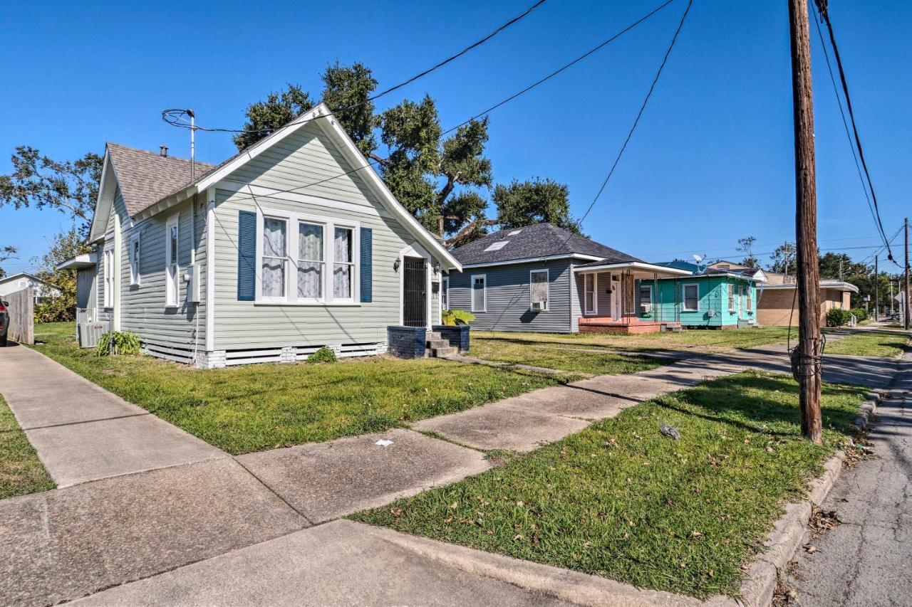 Lake Charles Cottage With Fireplace And Yard! ภายนอก รูปภาพ